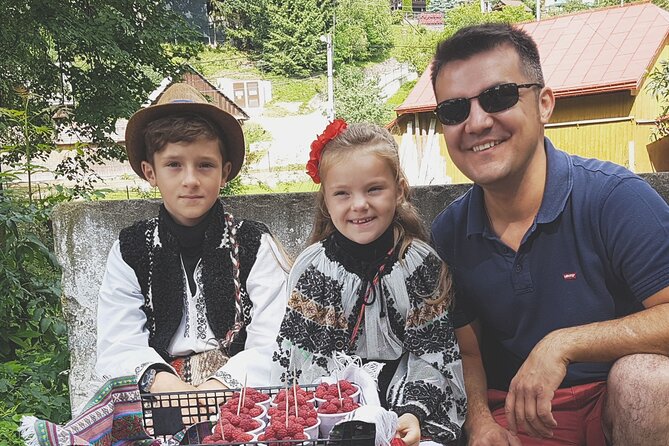 10-Day Private Tour of Romania with Pick Up - Tihuța Pass, Ciocănești painted houses, and Dracula-adjacent atmosphere