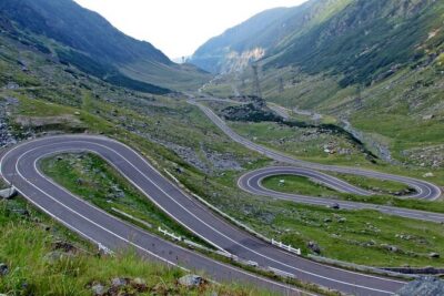 3 Days Private Tour in Romania with Transfagarasan Road - Day 1: Royal legends in Curtea de Argeș, Dracula stairs at Poienari, then Transfăgărășan