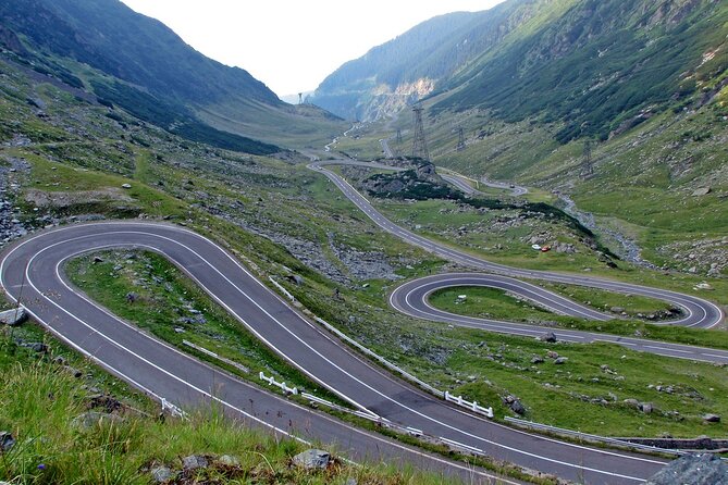 3 Days Private Tour in Romania with Transfagarasan Road - Day 1: Royal legends in Curtea de Argeș, Dracula stairs at Poienari, then Transfăgărășan