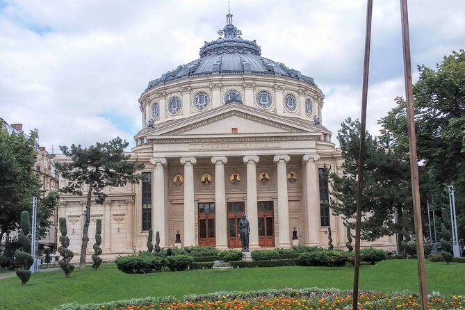 3h Bucharest Private Walking Tour - only your group - Piaka Revolukiei: Where 1989 Changed Romania