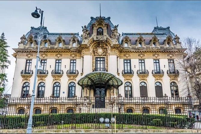 4h Bucharest Panoramic Tour by Car with stops - Victoria Palace to Triumf Arch: monuments with context, not just photos