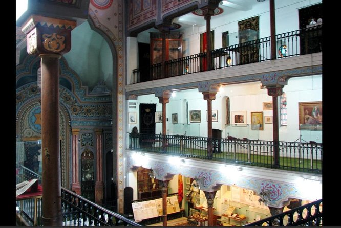 4h Jewish Legacy in Bucharest - Private Tour by Car and Walking - How pickup, car rides, and timing work in Bucharest