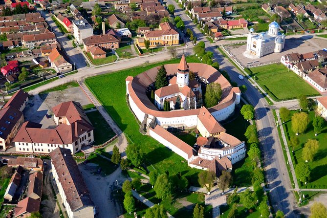 6 Days Transylvania and Bukovina Small Group Tour from Bucharest - Day 5: Brasov’s fortified Schei streets and Bran Castle’s Wallachia–Transylvania boundary