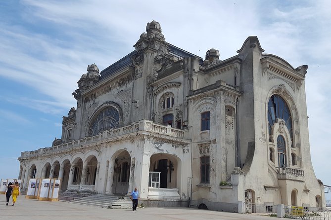 A day by the Black Sea Shared Group Tour from Bucharest - Plaja din Mamaia: how to make the most of the 2-hour sea break
