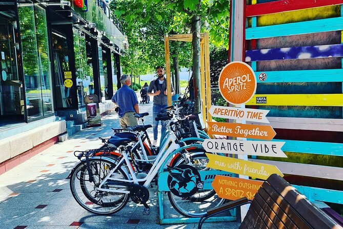 Bike Rentals - The sights you can build into your route: Curtea Veche and Bărăția