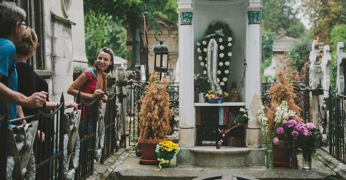 Bucharest: 3-Hour Dark History Tour with a Local - A cemetery street with six stories before you even reach Bellu