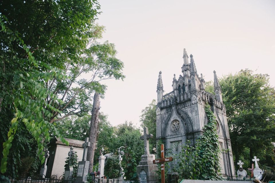 Bucharest: 3-Hour Dark History Tour with a Local - Little Paris, interwar sex trade, and what remains in the streets