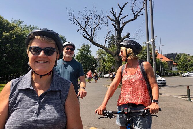 Bucharest by bike - Extra architectural stops: symbols, galleries, and modern communist blocks