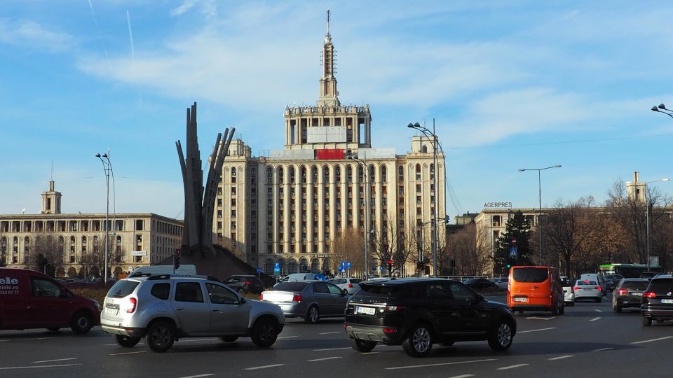 Bucharest by car - full day 'stop and visit' experience - Getting Oriented Fast: Hotel Pickup and the 5-Seater Ride