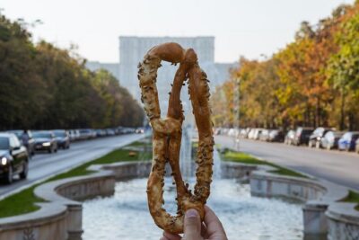 Bucharest Chronicles - Piaka Revolukiei stop: culture context in a short, useful chunk