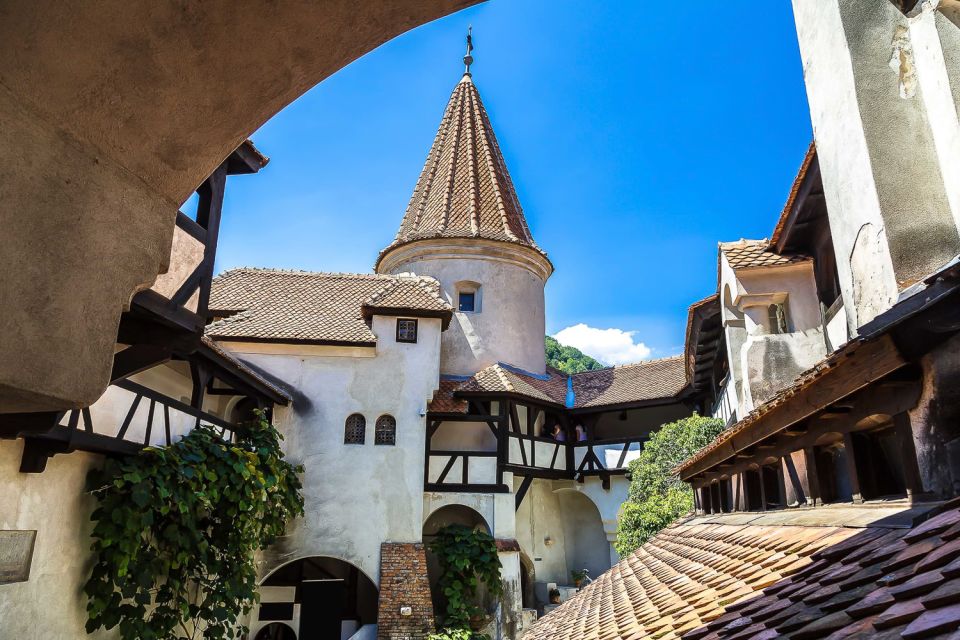 Bucharest: Day Trip to Dracula Castle, Peles Castle & Brașov - Peleș Castle in Sinaia: why this stop is the star of the day