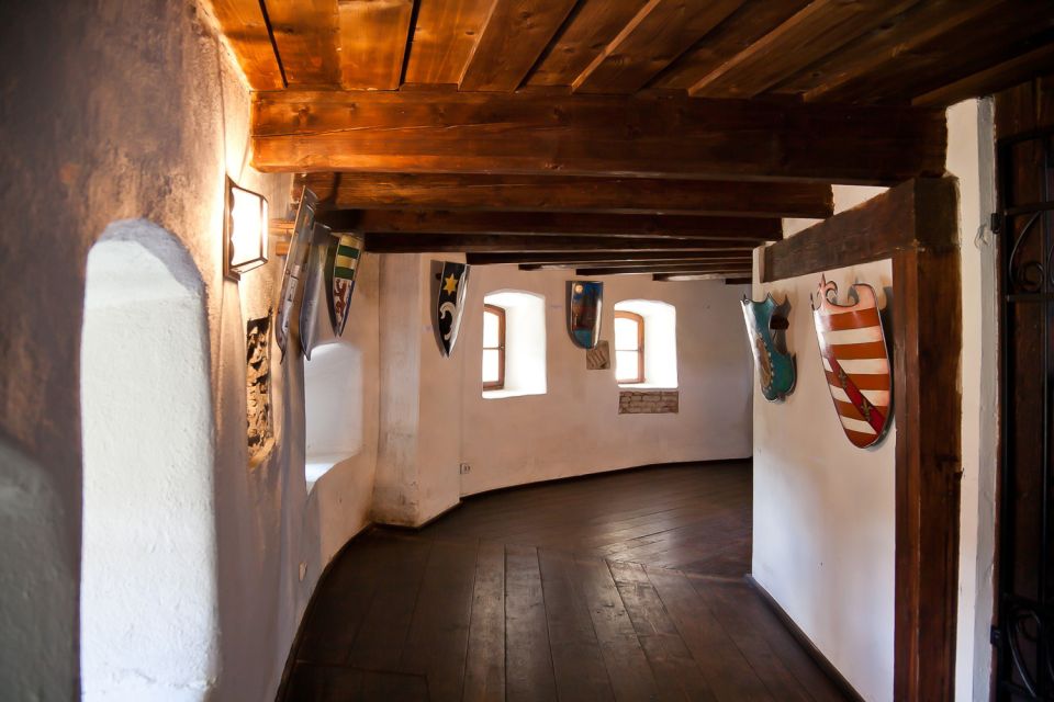 Bucharest: Day Trip to Dracula Castle, Peles Castle & Brașov - Brașov Old Town walk: the surprise payoff between the castles