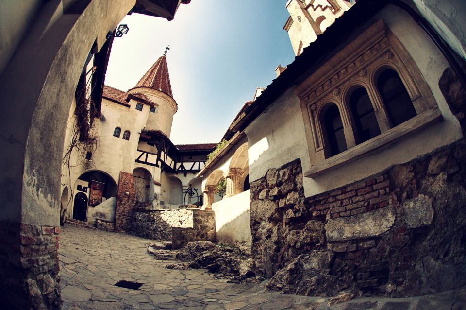 Bucharest: Dracula Castle, Peles Castle & Brasov Guided Tour - Why This Bucharest-to-Transylvania Day Feels Worth It