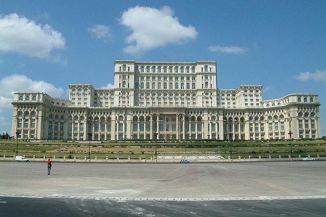 Bucharest Half a Day Bike Tour - Hanul Gabroveni: oriental-style architecture and a mini photo gallery