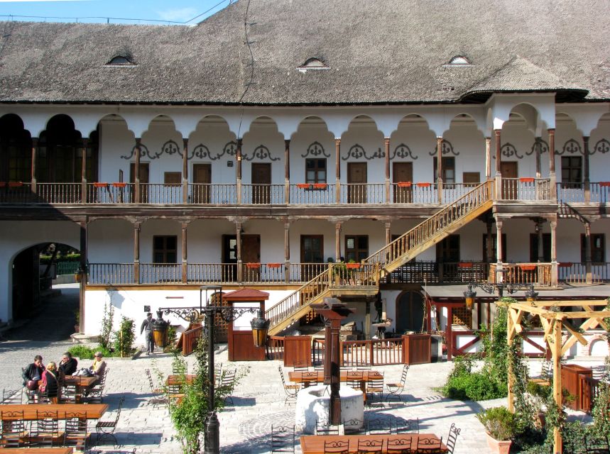 Bucharest: Half Day Bike Tour - Little Paris and the golden age architecture you’ll recognize fast