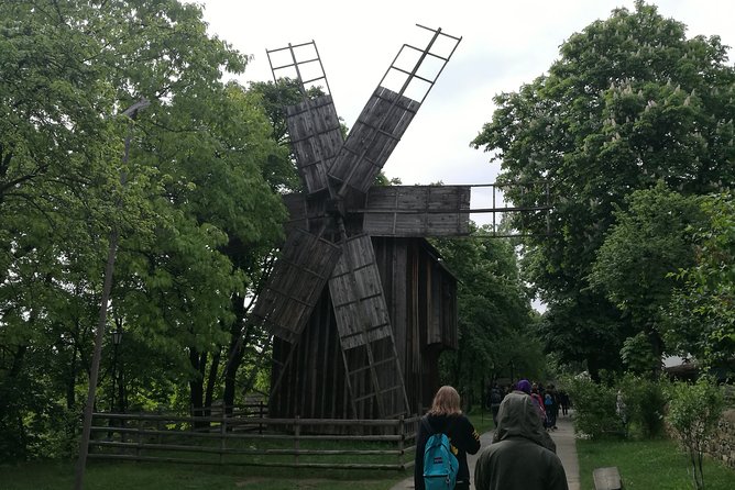 Bucharest Highlights Half-Day City Tour with Pickup - Guide quality and group size: what you actually feel on the day