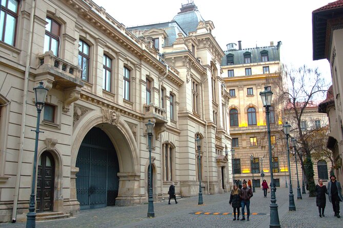 Bucharest in a nutshell - Half Day Private Walking Tour - Stop 2: University Square and the revolution-time meaning of education