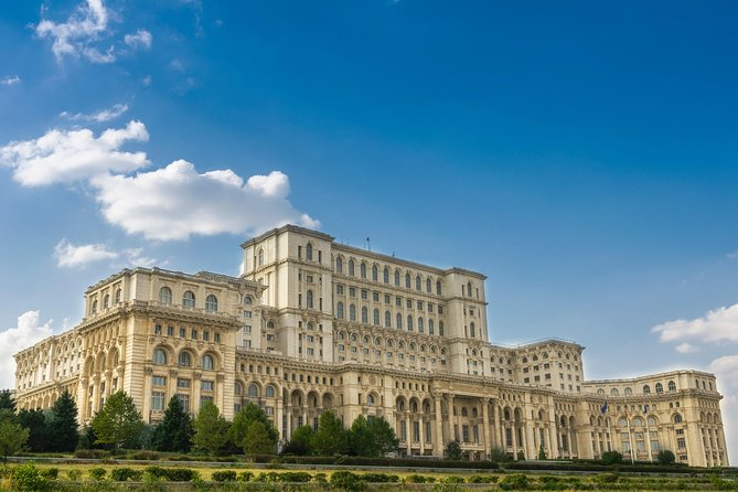 Bucharest Must See Walking Tour - Where the tour starts: getting your bearings at the Romanian Athenaeum
