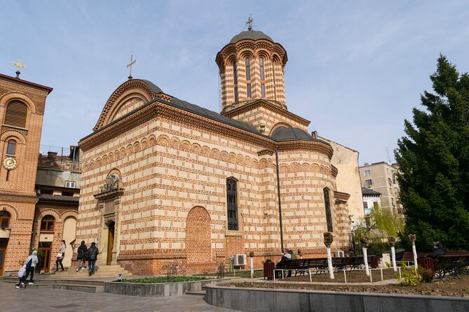 Bucharest Old Town Treasure Hunt: Walking Tour & Game - Starting point: Str. Franceză 62 and the Hanul lui Manuc launch