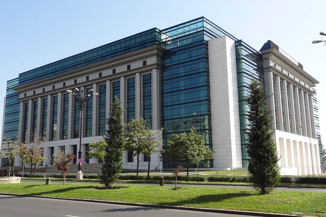 Bucharest Private City Tour - The guide factor: what to watch for