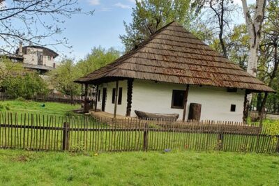 Bucharest Private Tour with Dracula's Grave and Ceaușescu Mansion - Stop 2: Snagov Monastery, the Island, and Dracula’s Tomb