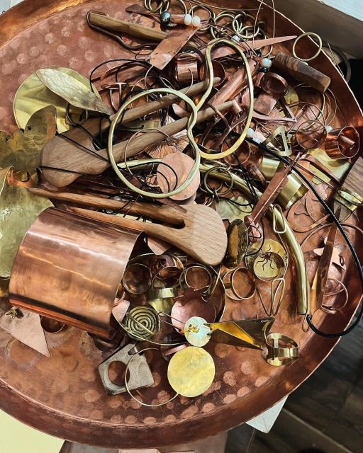 Bucharest: Real Roma Community - Crafting Workshop - Choosing your jewelry and crafting something personal