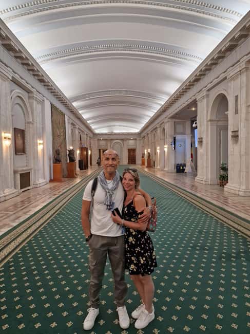 Bucharest: tour in the Parliament in Italian+exterior visit with guide - The small-group format: why it changes the experience