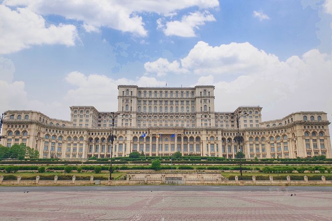 Bucharest's Most Popular - Panoramic Express PrivateTour - Stop 2: Arcul de Triumf (Triumph Arch) Pass-By Moment