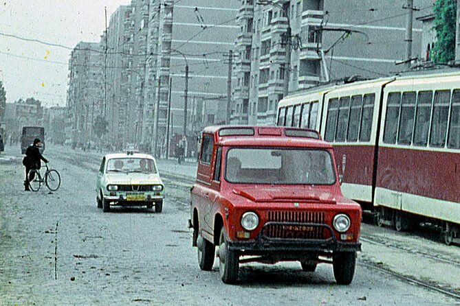 Communism Walking Tour from Lenin to Ceausescu in Bucharest - Ateneul Roman and the identity you see on the 5 lei