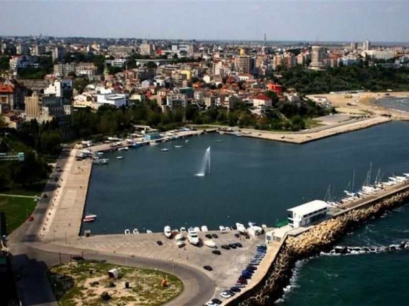 Constanta: Full Day Tour from Bucharest to the Black Sea - The beach portion: pace, privacy, and how to pack smart for a full day