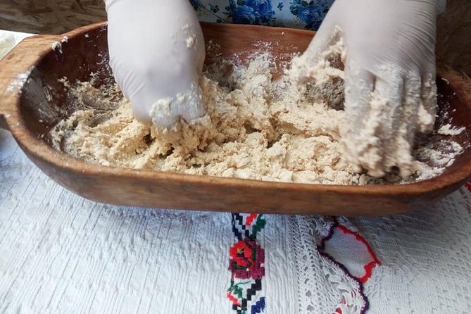 Cooking Class traditional food - Where you meet in Bucharest (and what the timing really means)