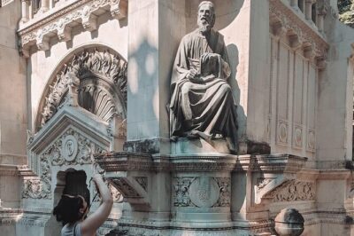 Darkside Tour of Bucharest - small group - Bellu Cemetery: crypts, tombstones, and love stories that linger