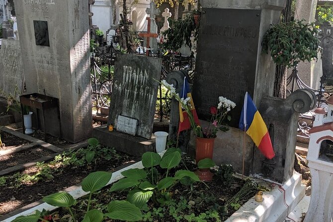 Darkside Tour of Bucharest - small group - What to bring, where to stand, and how to make it easy
