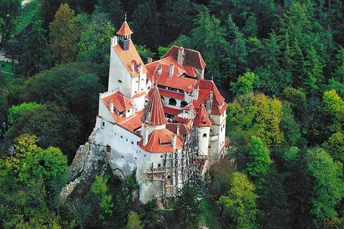 Dracula and Peles Castles Premium Tour with Hotel pick-up - Bucharest to Transylvania: The Drive Through Prahova Valley