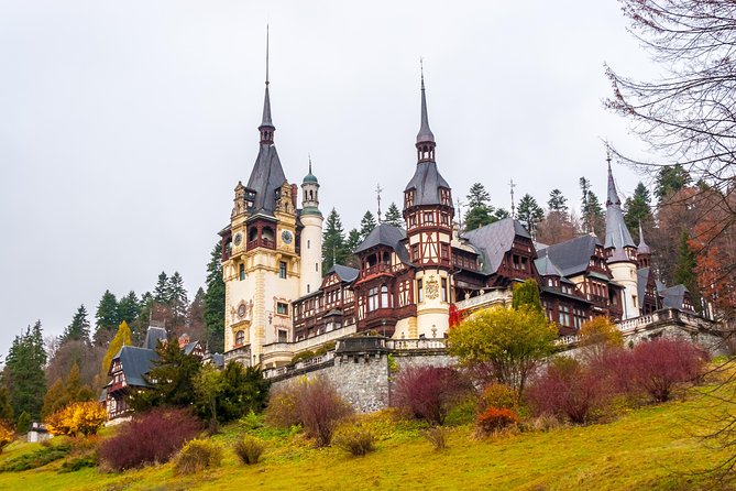 Dracula Castle, Peles and Transylvania, Premium Private Tour - Brasov Old Town Walk: Black Church and Council Square