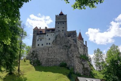 Dracula Private Tour - Calea Victoriei Starter Stop and Sinaia’s 17th-Century Monastery