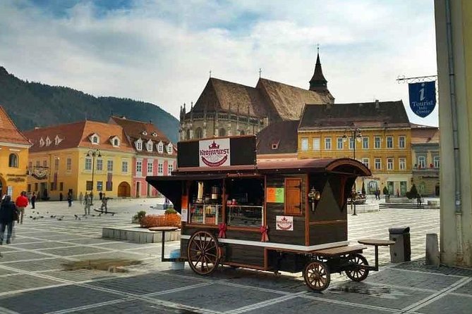 Dracula's Castle, Peles Castle and old town Brasov from Bucharest - Piaka Sfatului (Council Square) in Brașov: medieval center in one hour