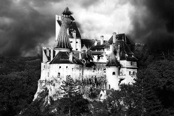 Dracula's Castle, Peles Castle and old town Brasov from Bucharest - How long is the day, and why traffic changes everything