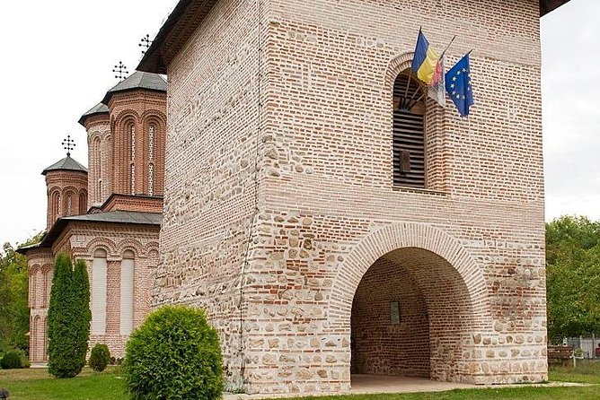 Dracula's Tomb and Mogosoaia Palace, Private Tour from Bucharest - Who This Tour Is Best For