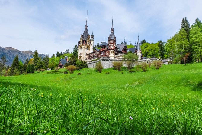 Explore Transylvania Tour 4 days - Day 1: Peles Castle, Bran Castle, and Brasov’s Medieval Streets