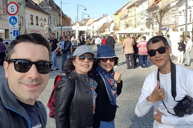 Footprints of Bucharest: History, Communism & Urban Tales - Guides and Real-World Experience: Why the Tour Ratings Matter