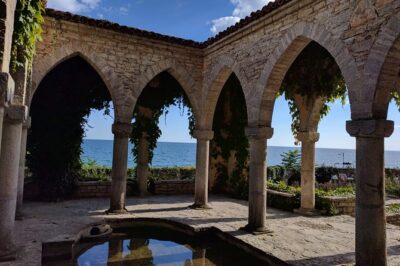Full-Day Tour to the Black Sea, Constanta and Balchik from Bucharest - Cazinoul Constanta and the Black Sea pier: quick, useful, very photogenic
