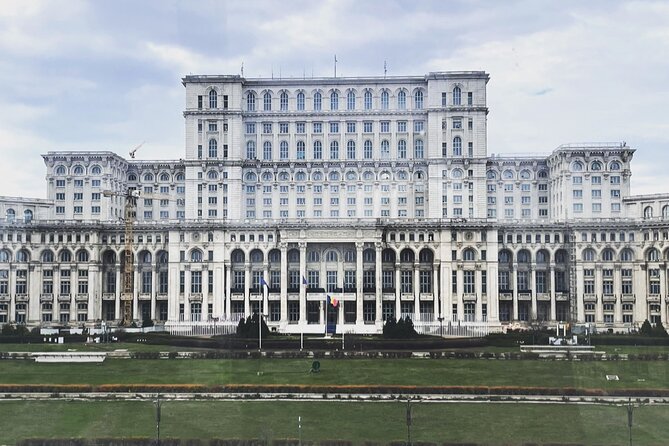 Life in Communism - Snacks, Mid-Tour Break, and Getting Through the Weather