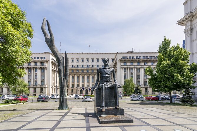 Life in Communist Bucharest: Self-Guided Puzzle Quest - Stop 2: Statuia Ecvestra a Lui Carol I (a quick win)