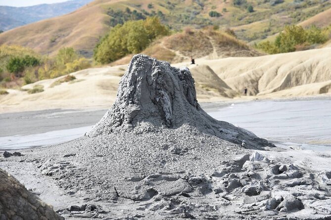 Muddy Volcanoes & Salt Mine - Private Tour - Who should book this private salt mine and muddy volcano tour?