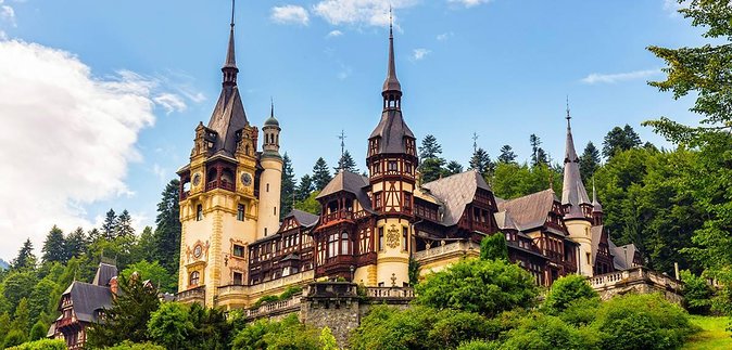 One Day Private Tour to Peles and Dracula Castles & Brasov City - Bran Castle and Dracula’s fame: iconic exterior, plan for the hours
