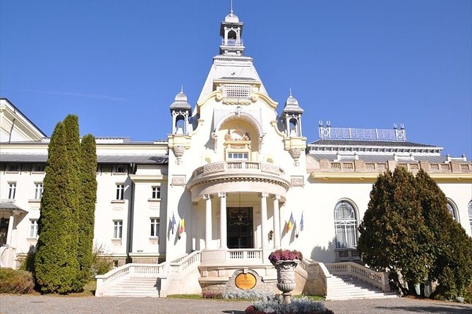 One Day Private Tour to Peles and Dracula Castles & Brasov City - Brasov in two hours: medieval streets plus a real lunch break