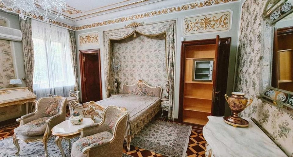 Palace of the Parliament, Village Museum & Ceaușescu Mansion - Ceaușescu Mansion (Primăverii Palace): luxury with an uncomfortable backstory
