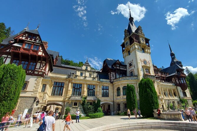 Peles Castle, Dracula Castle and Brasov old town - private tour from Bucharest - How much it costs (and how it really feels)