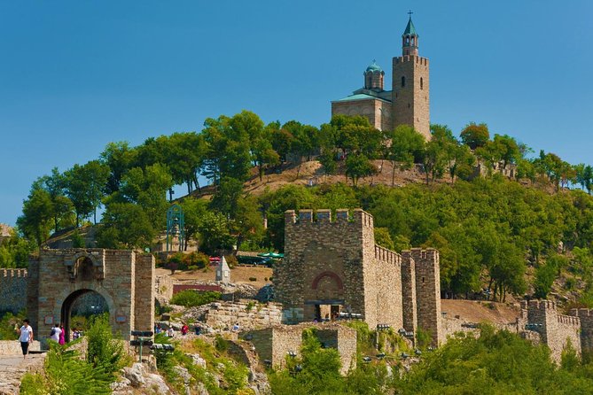 Private Day Trip to Bulgaria and Veliko Tarnovo from Bucharest - Tsarevets Fortress: viewpoints, walls, and that market energy